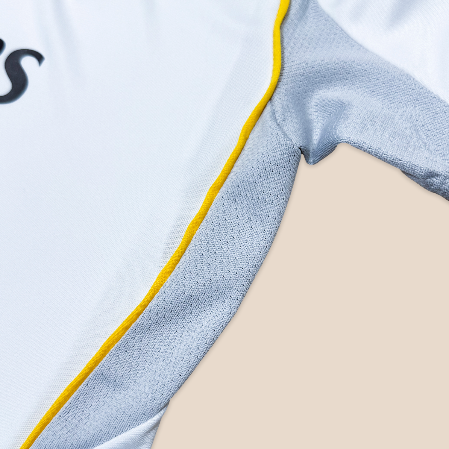 Real Madrid 2025/26 Local para Niños