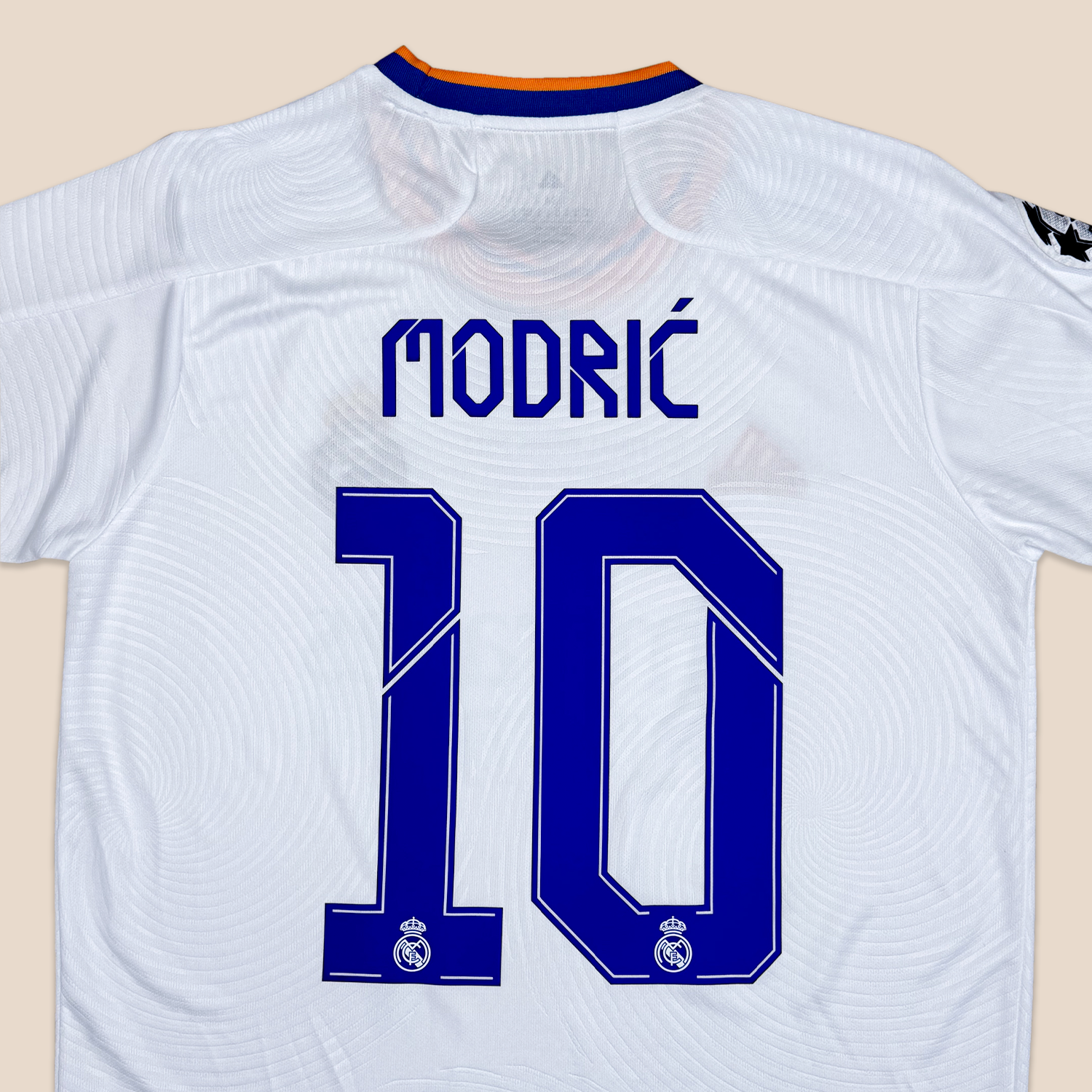 Real Madrid 2021/22 Local