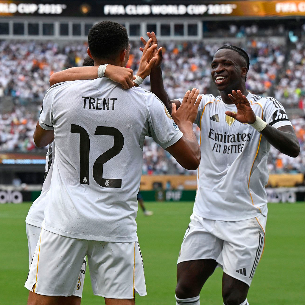 Real Madrid 2025/26 Local para Niños